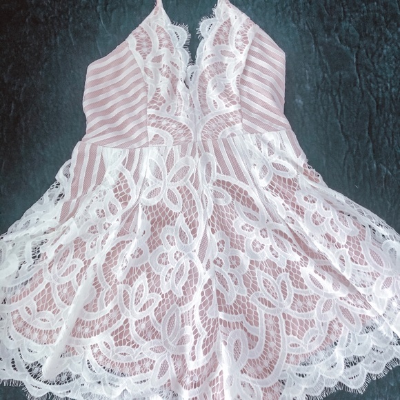 Classy Romper - Picture 2 of 4